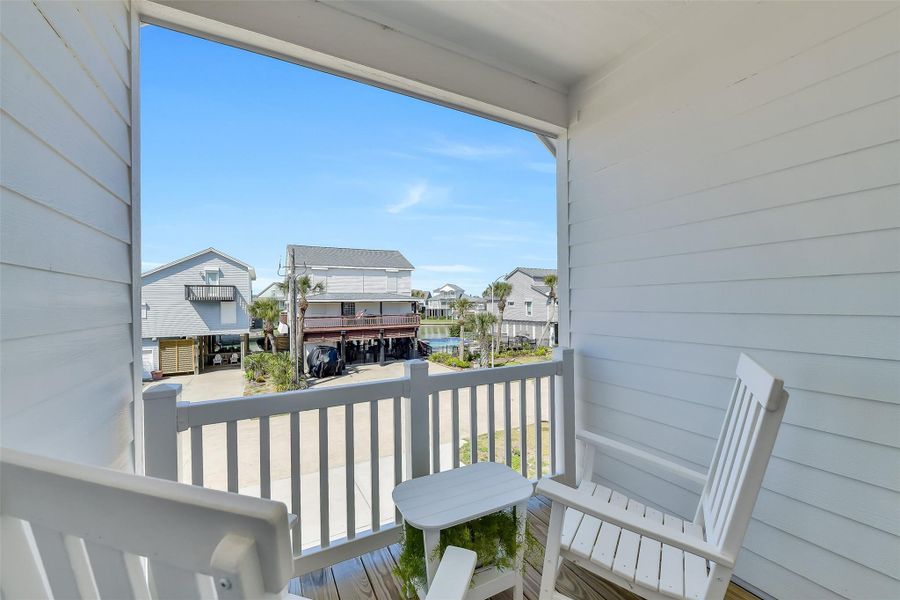 North facing deck to watch the sunset