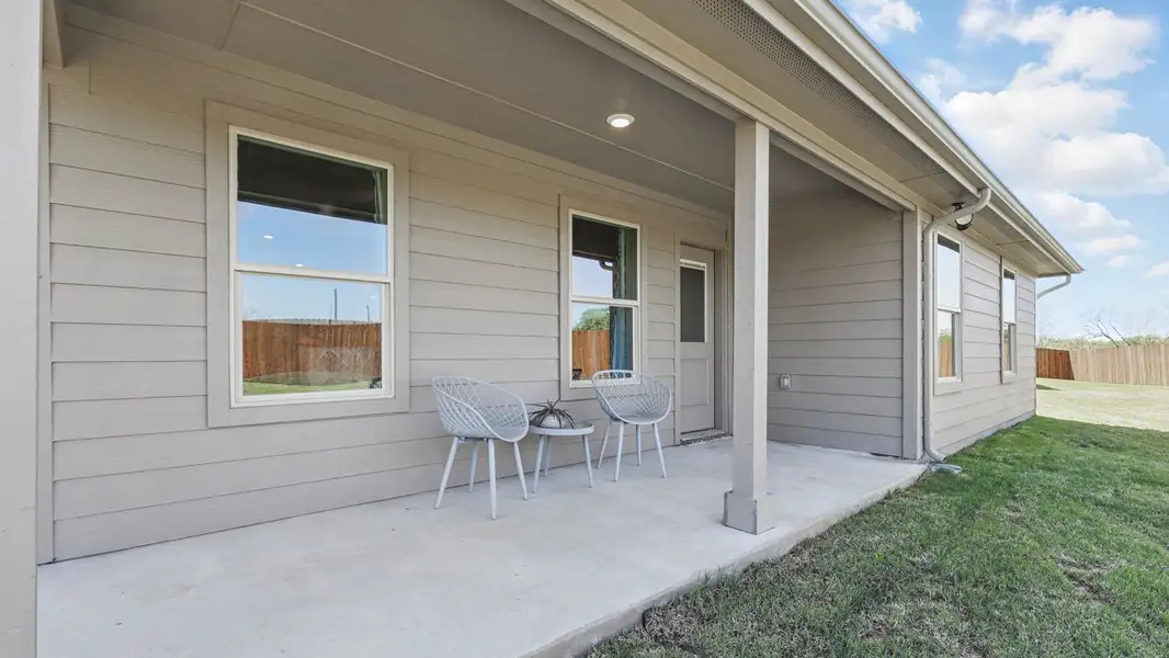 Exterior details and patio area of a home in Dry Creek, Bridgeport (Image 2).