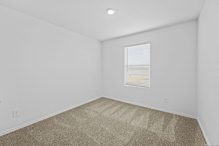 Spacious, unfurnished interior of a new home in Preserve at Medina, Von Ormy (Image 17).