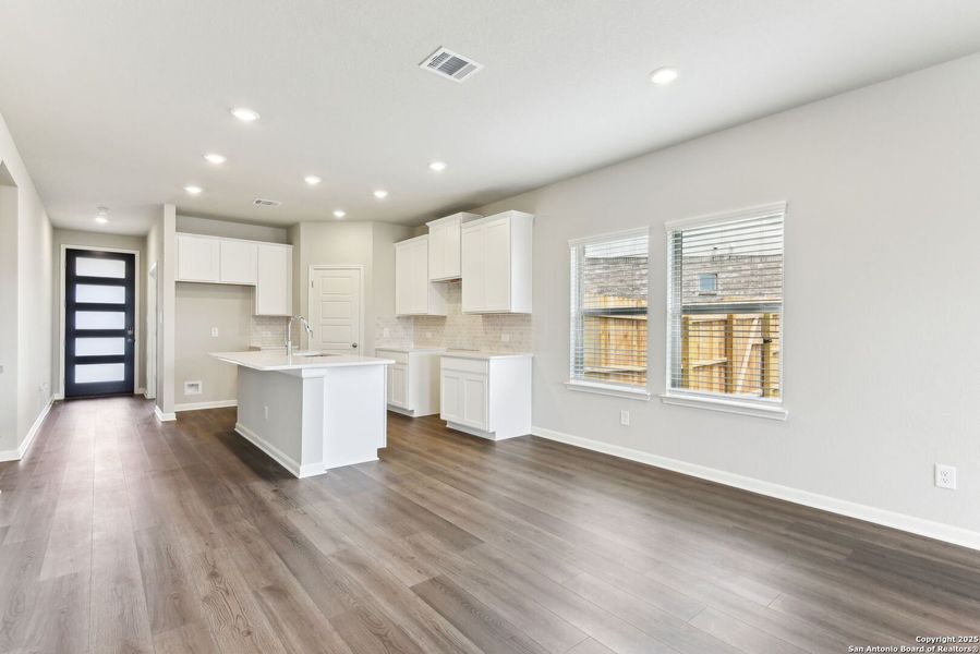 Spacious, unfurnished interior of a new home in Remington Ranch, San Antonio (Image 31). Spacious, unfurnished interior of a new home in Remington Ranch, San Antonio (Image 31).