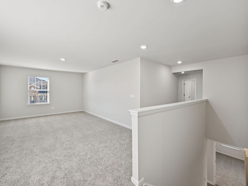 Spacious, unfurnished interior of a new home in Creekside at Oxford Park, Fairburn (Image 16).