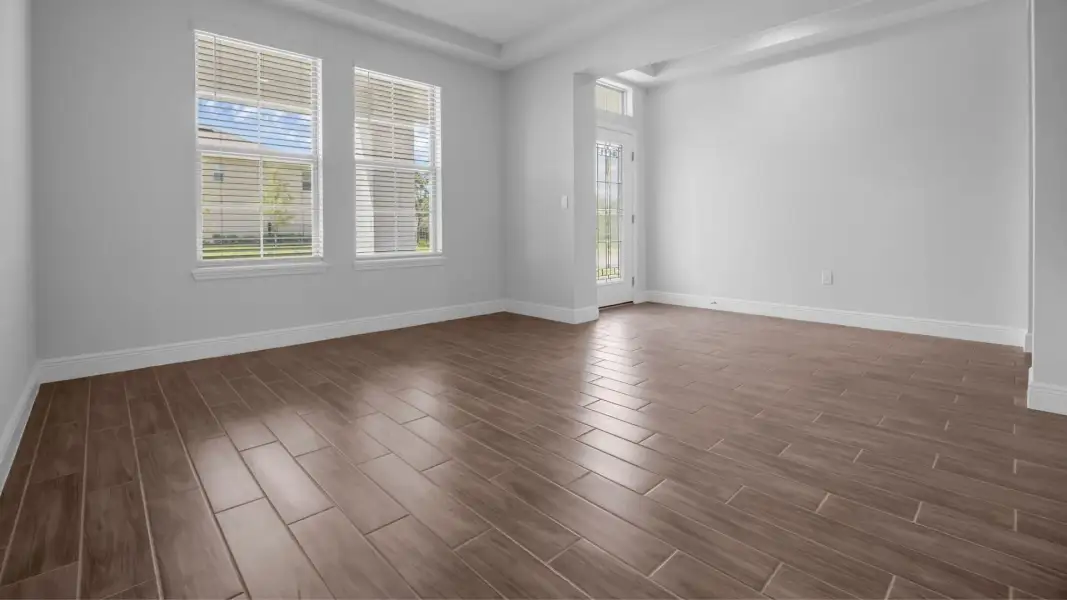 Spacious, unfurnished interior of a new home in Waterleigh, Winter Garden (Image 13).