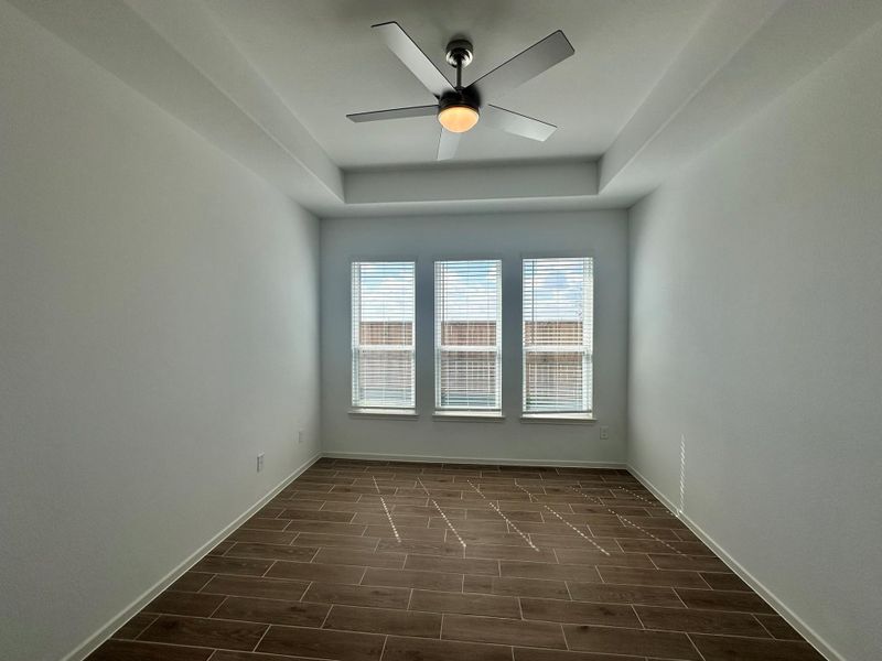 Spacious, unfurnished interior of a new home in Creekhaven, Iowa Colony (Image 22).
