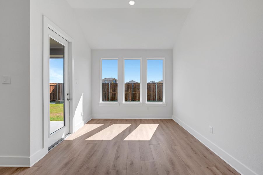 Spacious, unfurnished interior of a new home in The Meadows, Denton (Image 19).