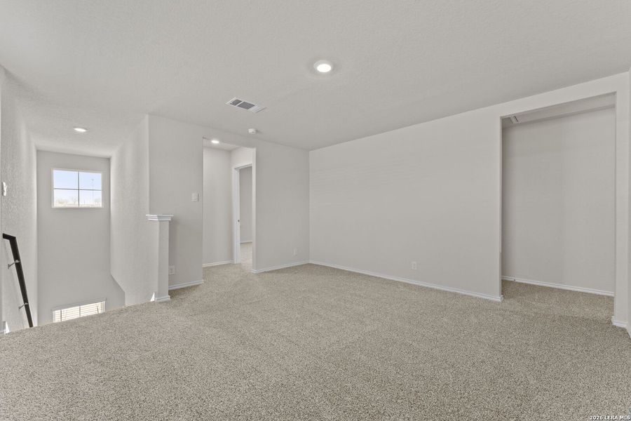 Spacious, unfurnished interior of a new home in Applewood, San Antonio (Image 25). Spacious, unfurnished interior of a new home in Applewood, San Antonio (Image 25).