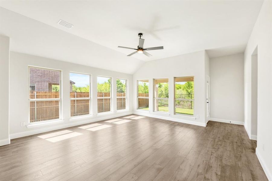 Spacious, unfurnished interior of a new home in Sable Creek, Sanger (Image 28). Spacious, unfurnished interior of a new home in Sable Creek, Sanger (Image 28).