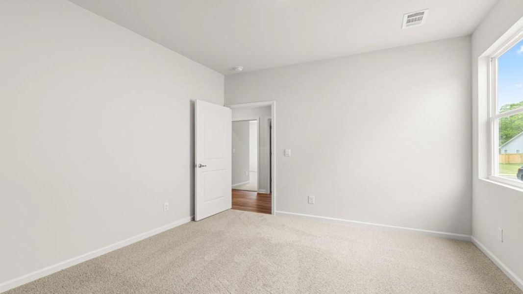 Spacious, unfurnished interior of a new home in Lost Creek, Dallas (Image 20).
