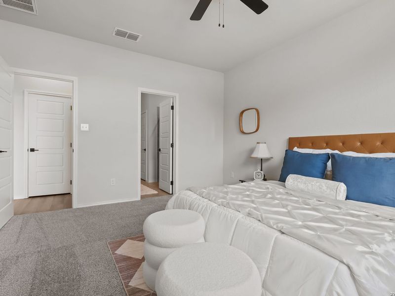 Furnished interior view inside a new home in Hannah Heights, Seguin (Image 19).