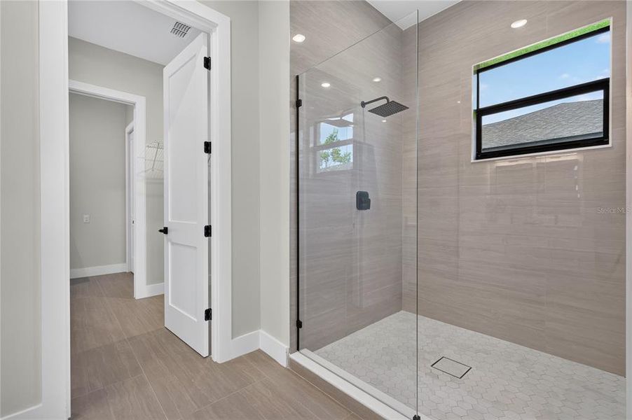 Image 36 of a home in .