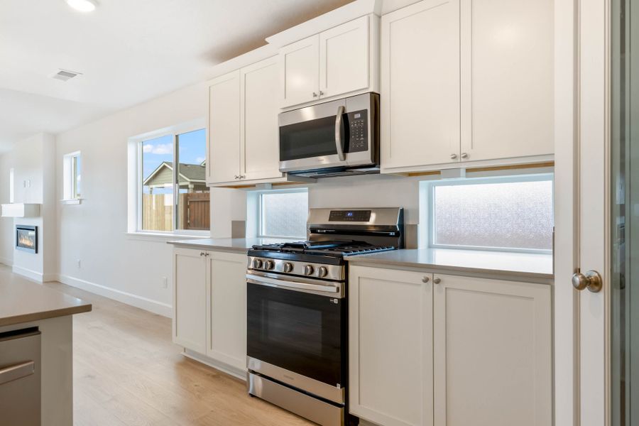 Furnished interior view inside a new home in Willowbrook, Madras (Image 7).
