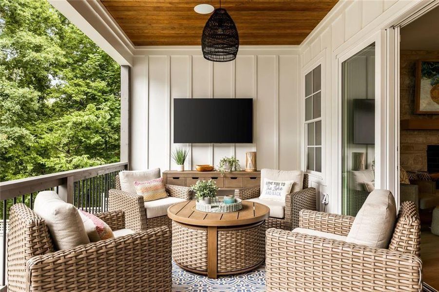 Exterior details and patio area of a home in , Gainesville (Image 19).