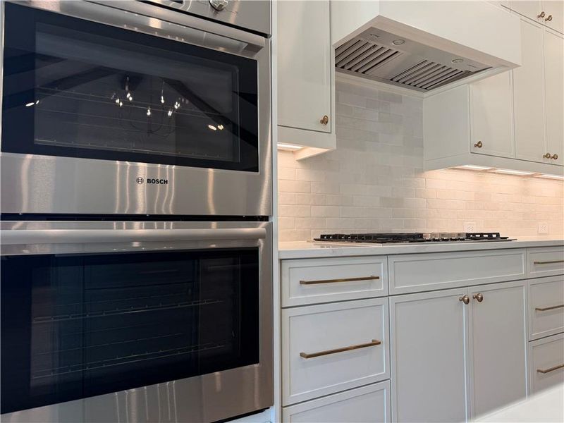 Close-up of interior finishes inside a home in Woodford, Acworth (Image 14).