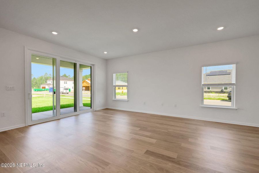Spacious, unfurnished interior of a new home in TrailMark, St. Augustine (Image 13).