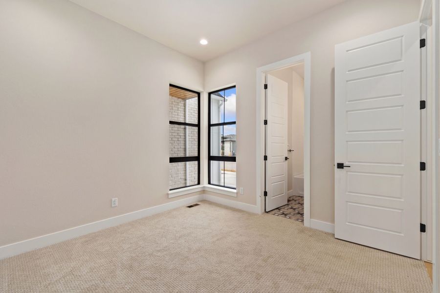 Spacious, unfurnished interior of a new home in RainDance, Windsor (Image 13). Spacious, unfurnished interior of a new home in RainDance, Windsor (Image 13).