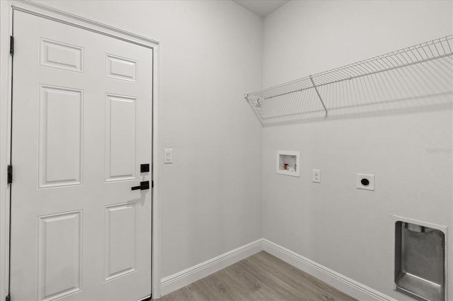 Spacious, unfurnished interior of a new home in , Ocala (Image 18).