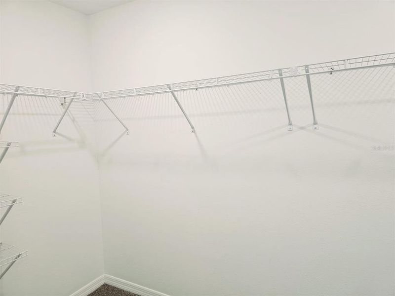 Spacious, unfurnished interior of a new home in Peace Creek Reserve, Winter Haven (Image 20).