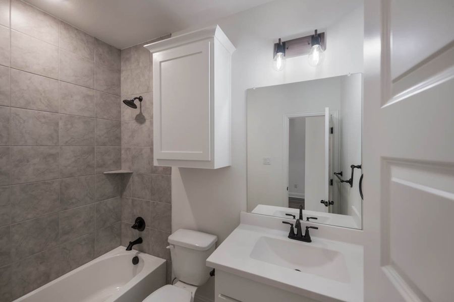 Furnished interior view inside a new home in Las Lomas, Forney (Image 9).