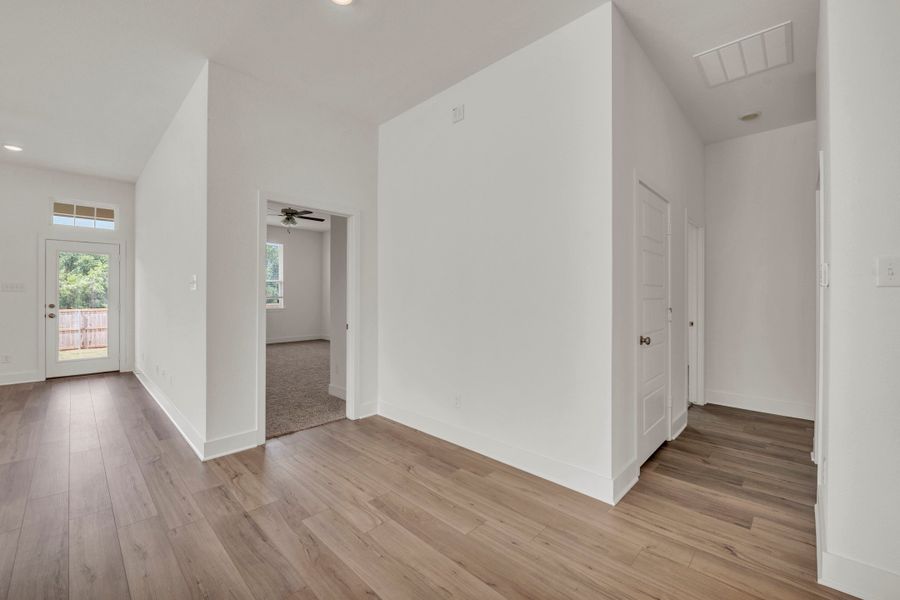 Spacious, unfurnished interior of a new home in Liberty Oaks, Waco (Image 16). Spacious, unfurnished interior of a new home in Liberty Oaks, Waco (Image 16).