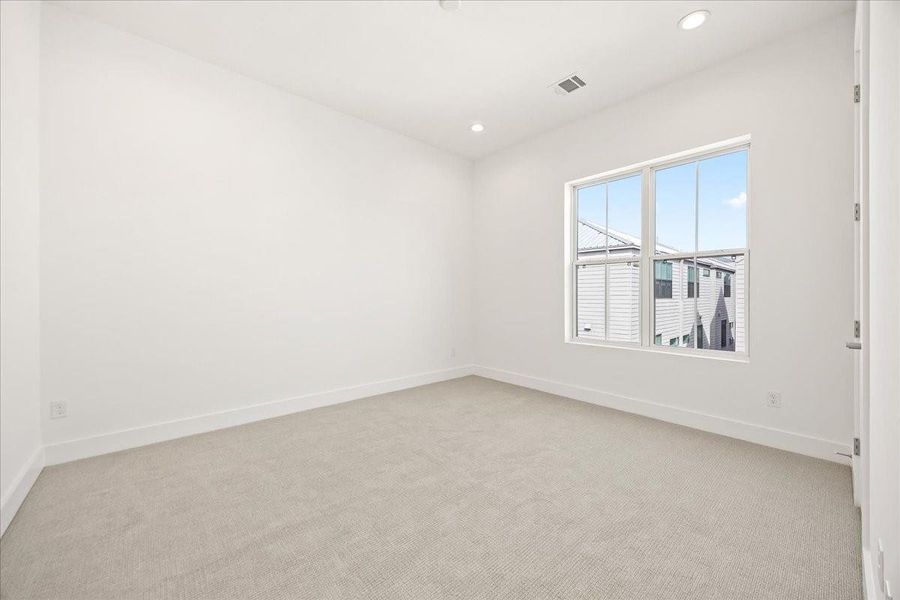 Spacious, unfurnished interior of a new home in Middle Street Lofts on the Bayou, Houston (Image 23). Spacious, unfurnished interior of a new home in Middle Street Lofts on the Bayou, Houston (Image 23).