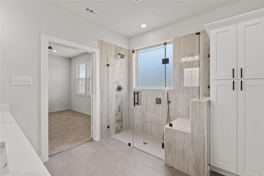 Furnished interior view inside a new home in Crosby Farms, Crosby (Image 10).