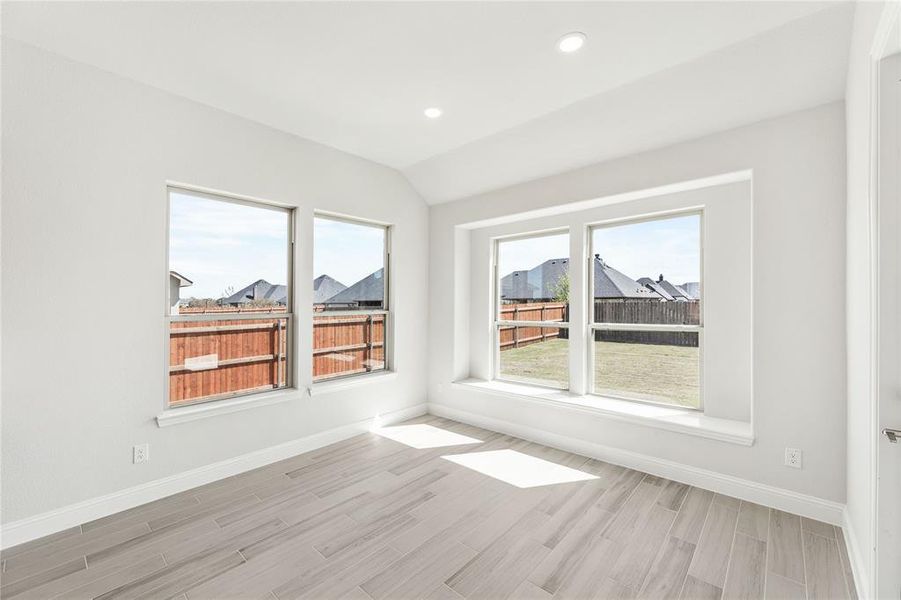 Spacious, unfurnished interior of a new home in Sunrise at Garden Valley, Waxahachie (Image 23).