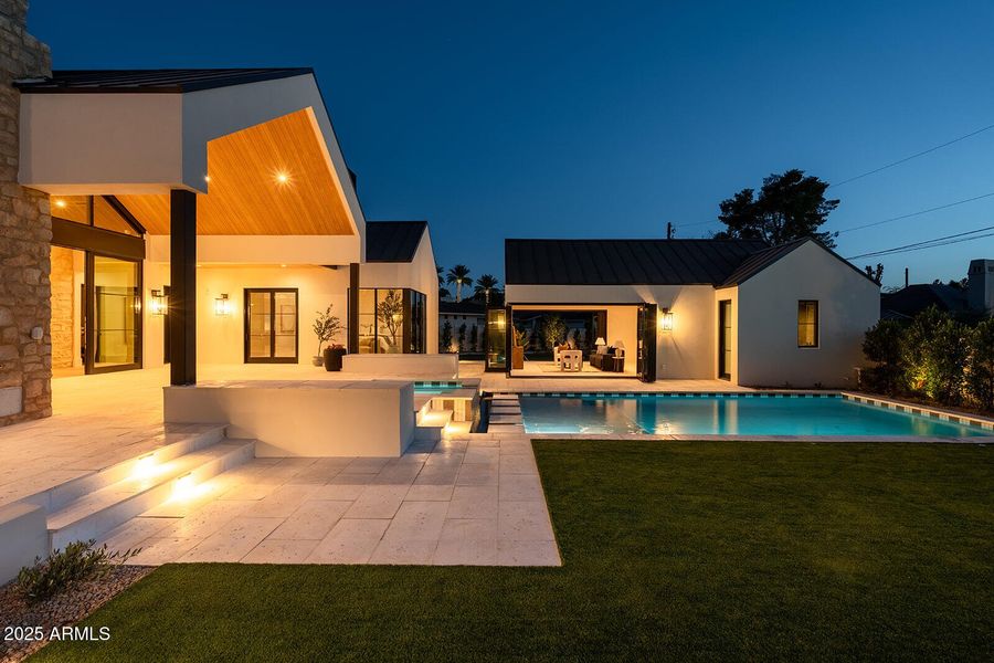 Backyard/Pool Backyard/Pool