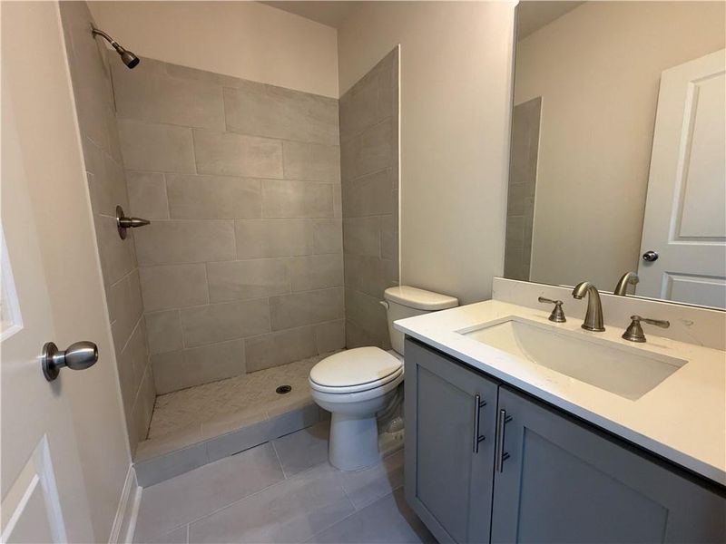 Furnished interior view inside a new home in , Jefferson (Image 14).