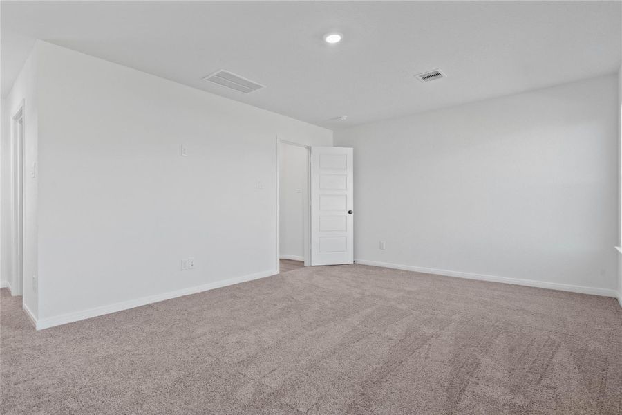 Spacious, unfurnished interior of a new home in Olympia Falls, Fresno (Image 13). Spacious, unfurnished interior of a new home in Olympia Falls, Fresno (Image 13).