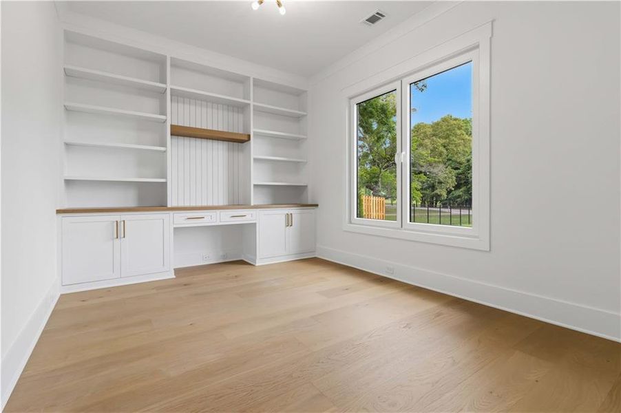 Spacious, unfurnished interior of a new home in , Lawrenceville (Image 34).