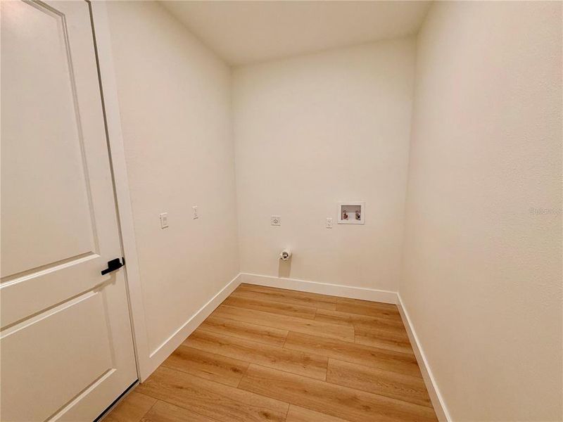 Spacious, unfurnished interior of a new home in , Port Charlotte (Image 37).