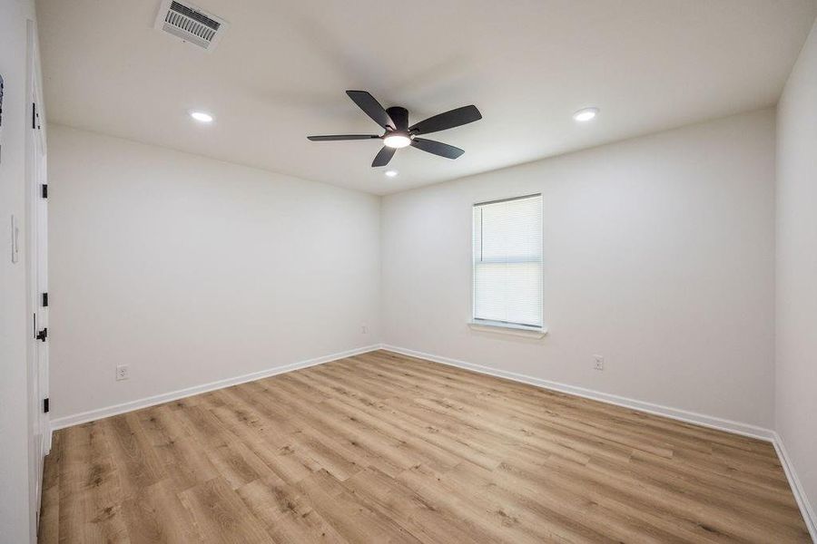 Spacious, unfurnished interior of a new home in , Woodway (Image 20).
