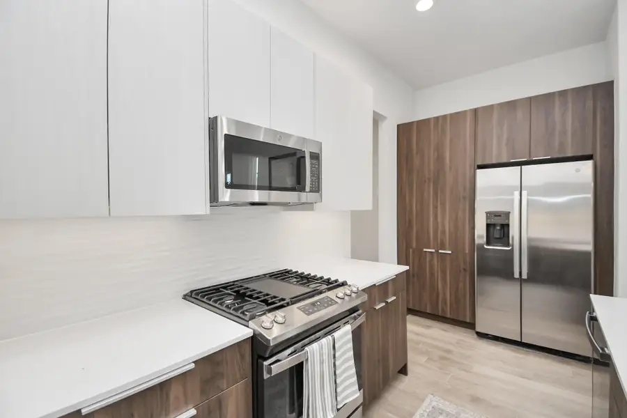 IMAGE REPRESENTATIVE OF THE PLAN ONLY. FEATURES AND SELECTIONS MAY VARY.