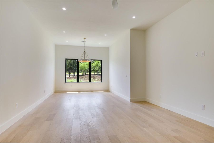 Spacious, unfurnished interior of a new home in , Horseshoe Bay (Image 21).