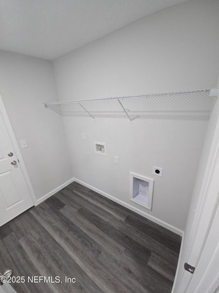 Spacious, unfurnished interior of a new home in , Jacksonville (Image 21).