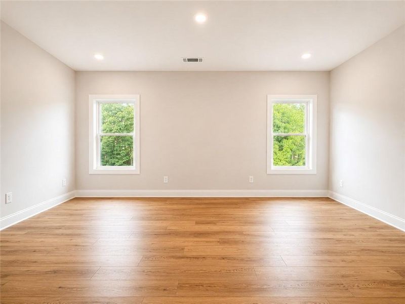 Spacious, unfurnished interior of a new home in , Jefferson (Image 46).
