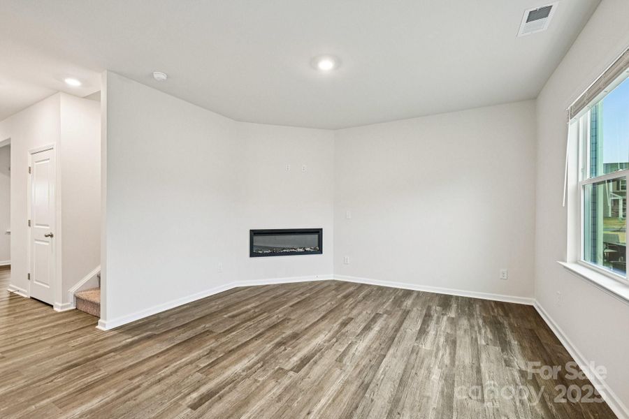 Spacious, unfurnished interior of a new home in Laurelbrook, Sherrills Ford (Image 22).