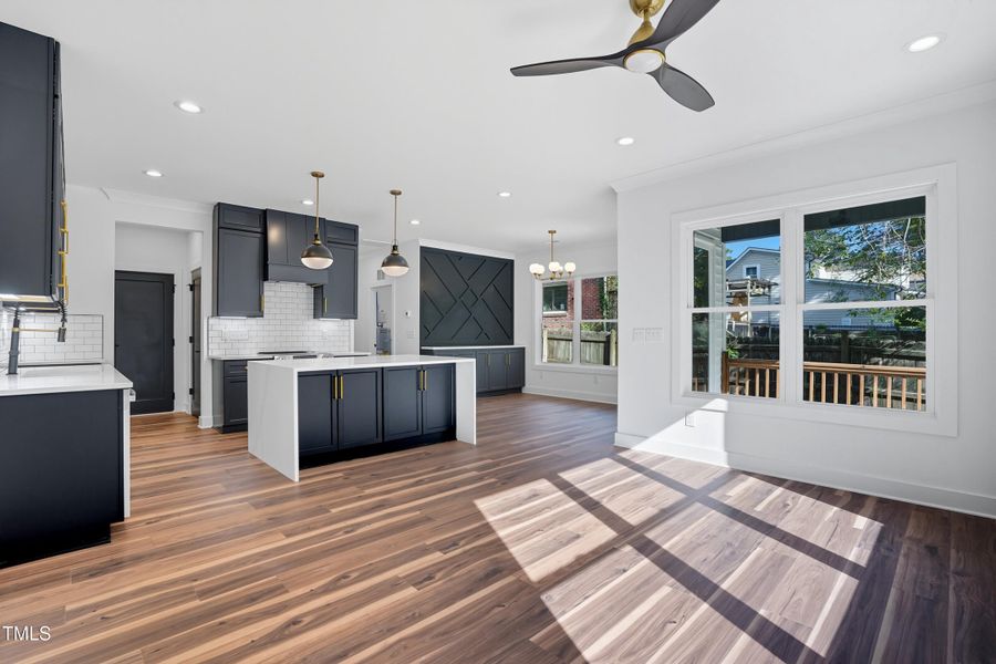 304 King Charles Unit 2-44 304 King Charles Unit 2-44