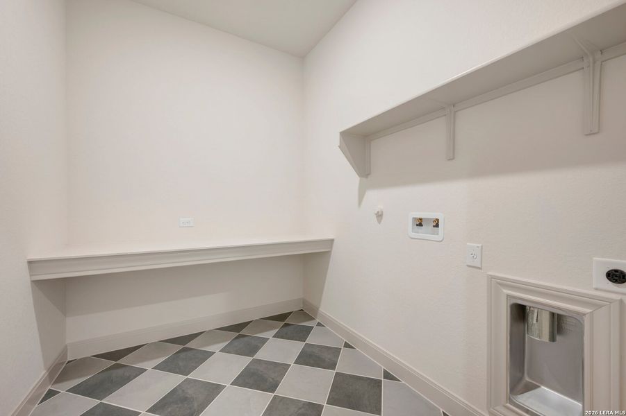 Spacious, unfurnished interior of a new home in Windsong - Legacy Series, Boerne (Image 49).