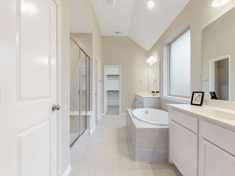 Owner's Bathroom Owner's Bathroom