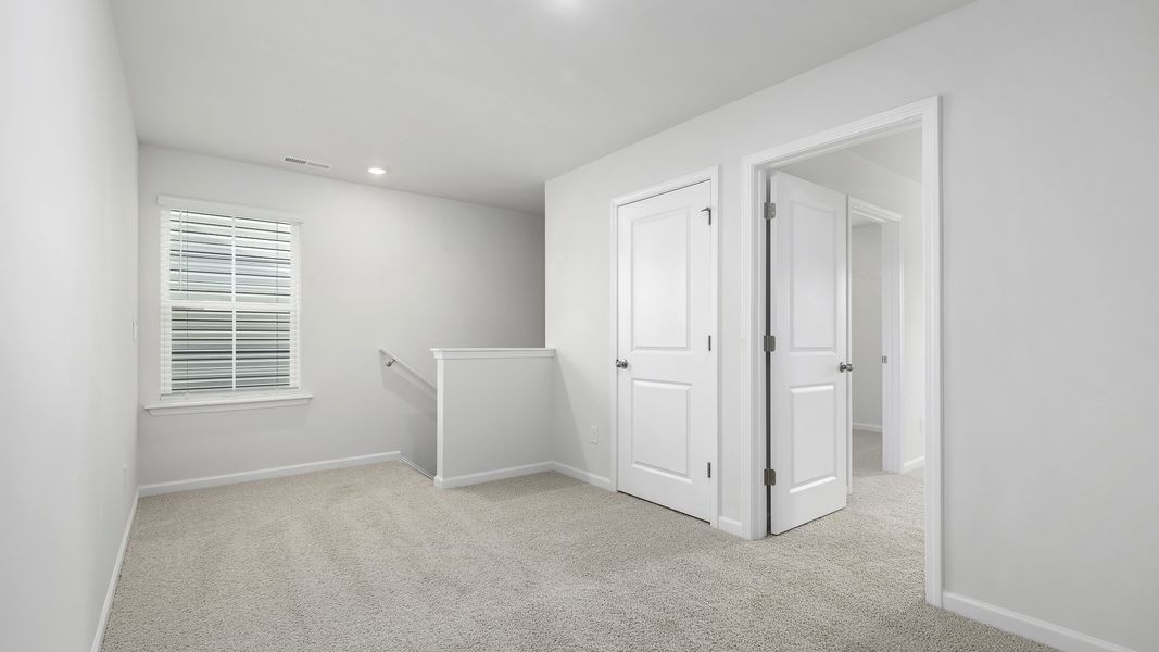 Spacious, unfurnished interior of a new home in Willow Mill, Thomasville (Image 17).