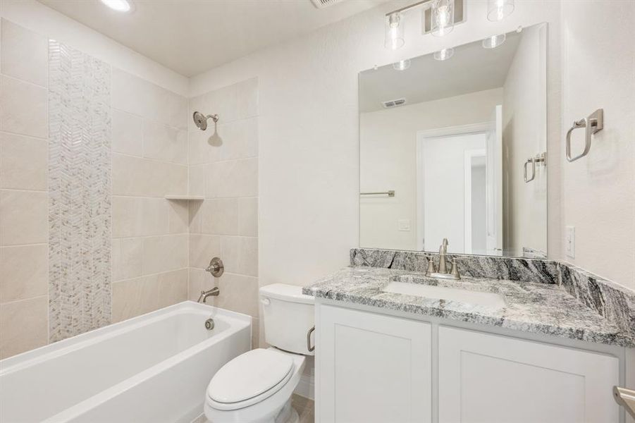 Furnished interior view inside a new home in El Dorado, Granbury (Image 13).