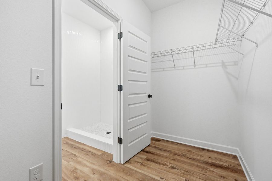 Spacious, unfurnished interior of a new home in , Crestview (Image 35).