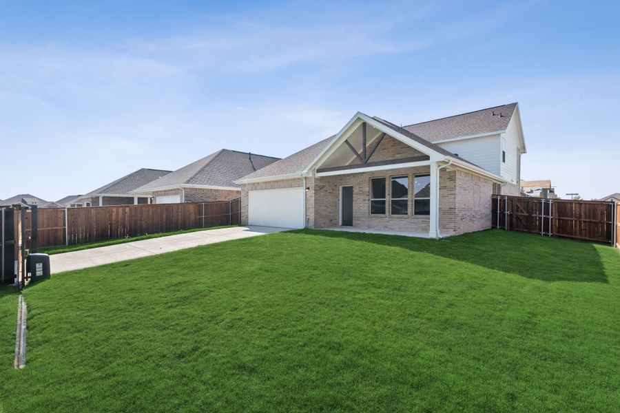 Representative exterior details of a home built from the Dove by Centre Living Homes in Dove Hollow, Waxahachie (Image 4).