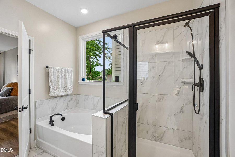 32-web-or-mls-Emmer St-S1205-032