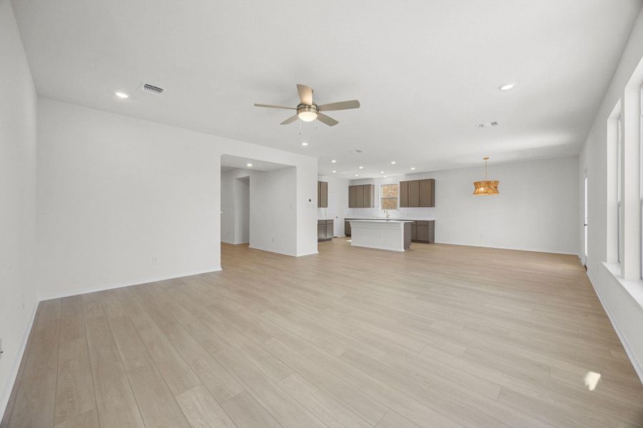 Spacious, unfurnished interior of a new home in Salerno - Heritage Collection, Round Rock (Image 13).