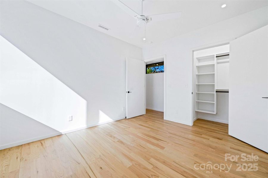 Spacious, unfurnished interior of a new home in , Asheville (Image 37).