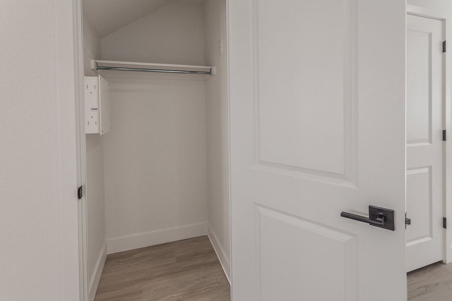 Spacious, unfurnished interior of a new home in Prairie Song, Windsor (Image 32). Spacious, unfurnished interior of a new home in Prairie Song, Windsor (Image 32).