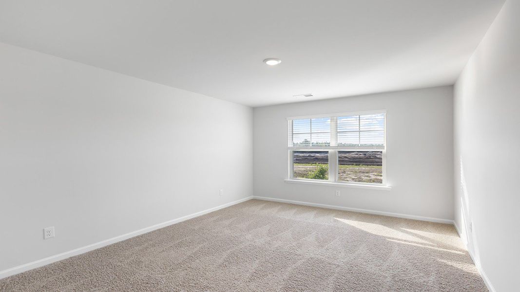 Spacious, unfurnished interior of a new home in Sheep Island, Summerville (Image 18).