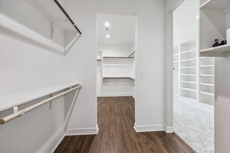 Spacious, unfurnished interior of a new home in , Fulshear (Image 20).