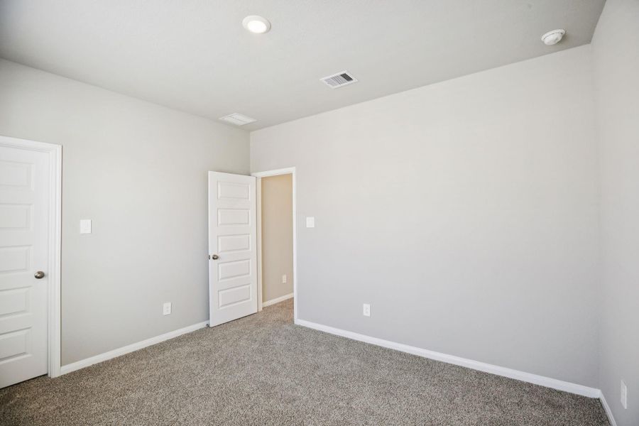 Spacious, unfurnished interior of a new home in Kemah Crossing - Luxe Series, Kemah (Image 40). Spacious, unfurnished interior of a new home in Kemah Crossing - Luxe Series, Kemah (Image 40).